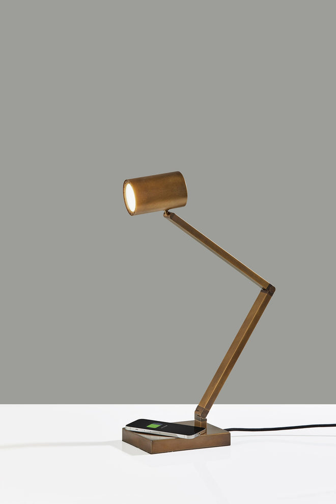 Newman Task Lamp w. Wireless Charging Table Lamps Lacquered Burnished Brass Finish modern Style image 2
